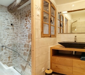 Bathtub