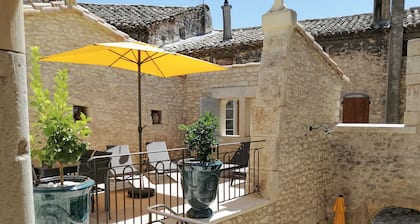 Stone village house with pool, Saint-Restitut – Drôme Provençale