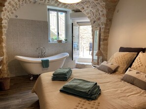 3 habitaciones, wifi gratis y ropa de cama