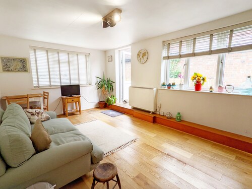 Robins Rest, Billingshurst - sleeps 4 guests  in 2 bedrooms