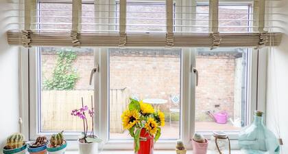 Robins Rest, Billingshurst - sleeps 4 guests in 2 bedrooms