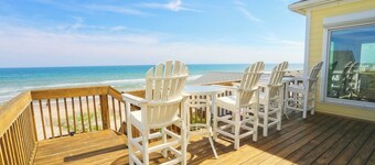Lux Pet-Friendly Oceanfront Elevator and Hot Tub