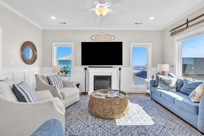 Smart-TV, peis, bordtennis og bøker