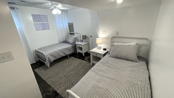 2 bedrooms, iron/ironing board, free WiFi, bed sheets