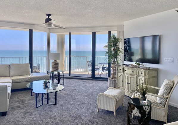 Smart TV - One Ocean Place , Newly renovated and spectacular  3 bedroom  corner unit (Garden City)