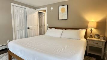 2 habitaciones, escritorio, tabla de planchar con plancha y wifi