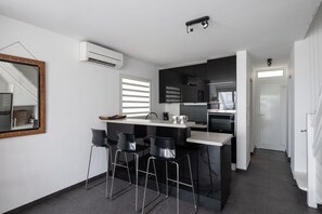 Microwave, oven, stovetop, coffee/tea maker