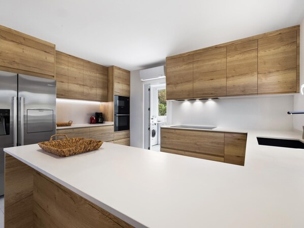 Fridge, microwave, oven, dishwasher - Villa Gioia (Tolleric)