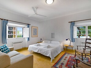 5 soverom, strykejern/-brett, wi-fi og sengetøy