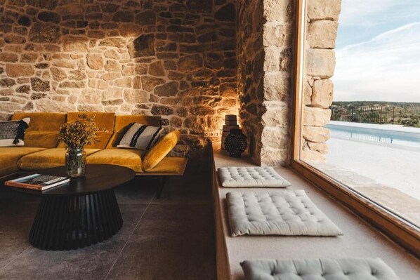 TV - Villa Terra Meera (Skradin)