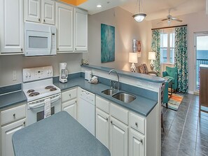 冰箱、微波炉、烤箱、炉灶