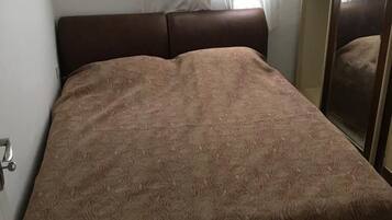 Basic-Haus | 2 Schlafzimmer, kostenloses WLAN, Bettwäsche