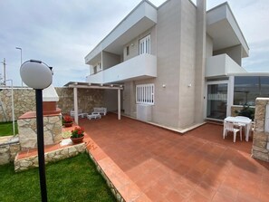 Outdoor dining - LA MAISON DU MAR (Bari)