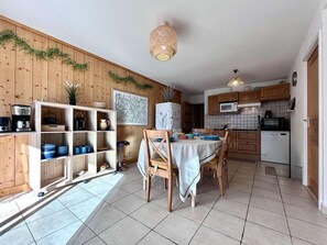 Refrigerador, microondas, horno y lavavajillas 