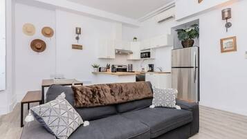 Deluxe Apartment | Living area