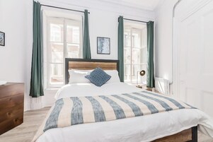 Appartement Deluxe | 3 chambres, fer et planche à repasser, Wi-Fi gratuit