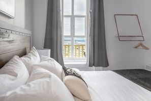 Deluxe Apartment | 3 bedrooms, iron/ironing board, free WiFi - Manoir des Remparts 3 Bdrm Oasis (Québec City)