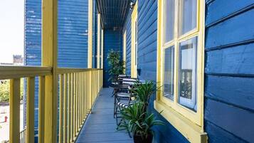 Apartemen Deluks | Balkon