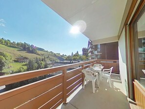 Outdoor dining - 3rd floor, view ski slopes, balcony, tv, 49m², Le Grand Bornand (Le Grand-Bornand)