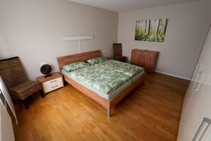 3 slaapkamers, een kluis op de kamer, een strijkplank/strijkijzer