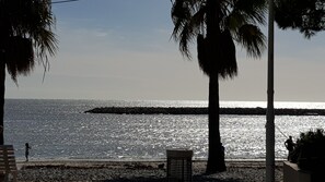 Beach - Very nice 3-rooms apartment + private garden10 mns, walk to the beach, quiet are (Saint-Laurent-du-Var)