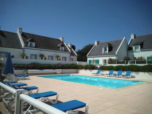 Maison calme et ensoleillée dans résidence avec piscine