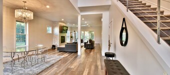 Chic Modern House on the Very Desirable Location In Downtown Wayzata