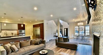 Chic Modern House on the Very Desirable Location In Downtown Wayzata