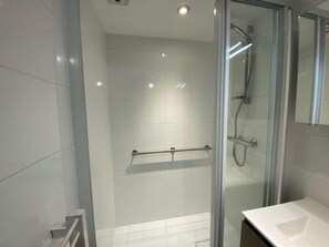 Bathtub