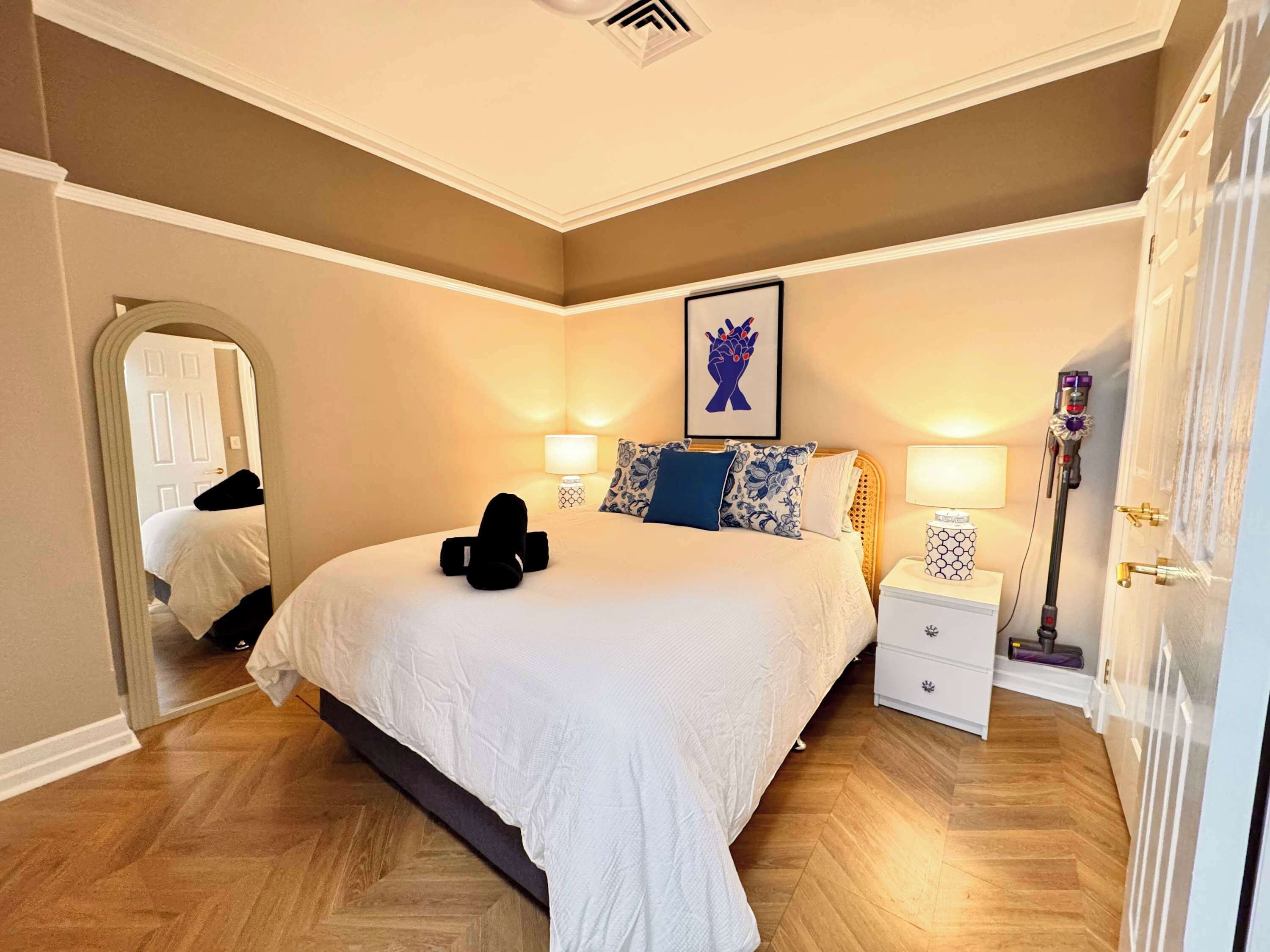 1 bedroom, desk, iron/ironing board, WiFi