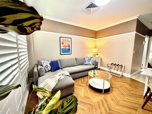 تلفزيون، مكتب