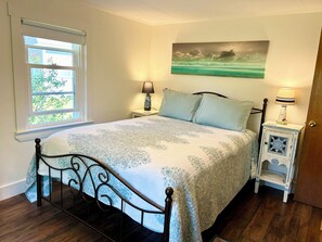 2 bedrooms, desk, iron/ironing board, travel crib