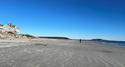 A Quiet Cottage close to beaches, Kennebunkport and Kennebunk. Polly’s Place.