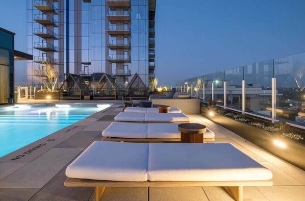 Pool - East Cider |Heated Rooftop Pool| Lux by Barclé Group (Austin)