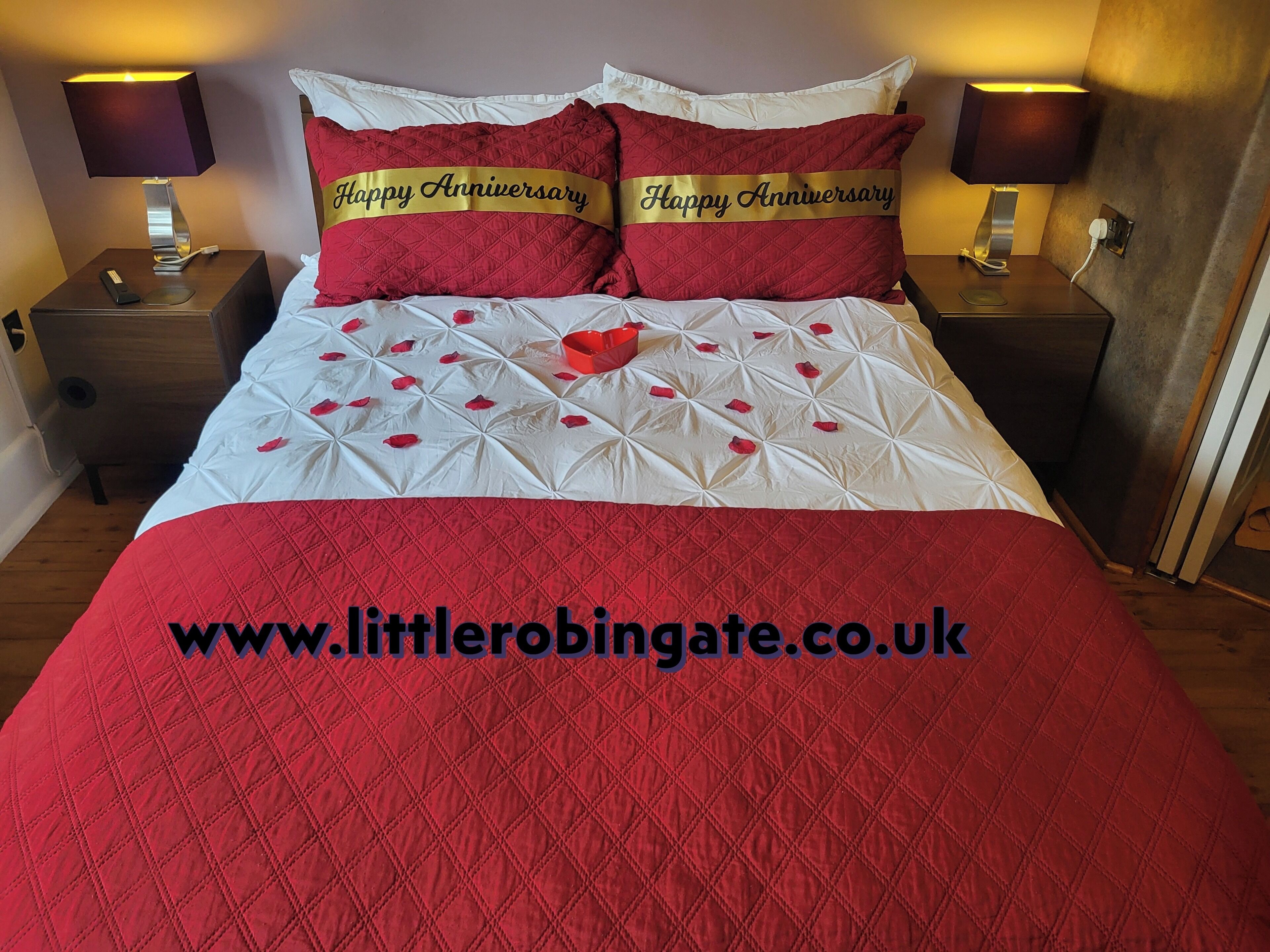 Double Room (Double Room with Ensuite Shower) | Individually decorated, individually furnished, blackout drapes