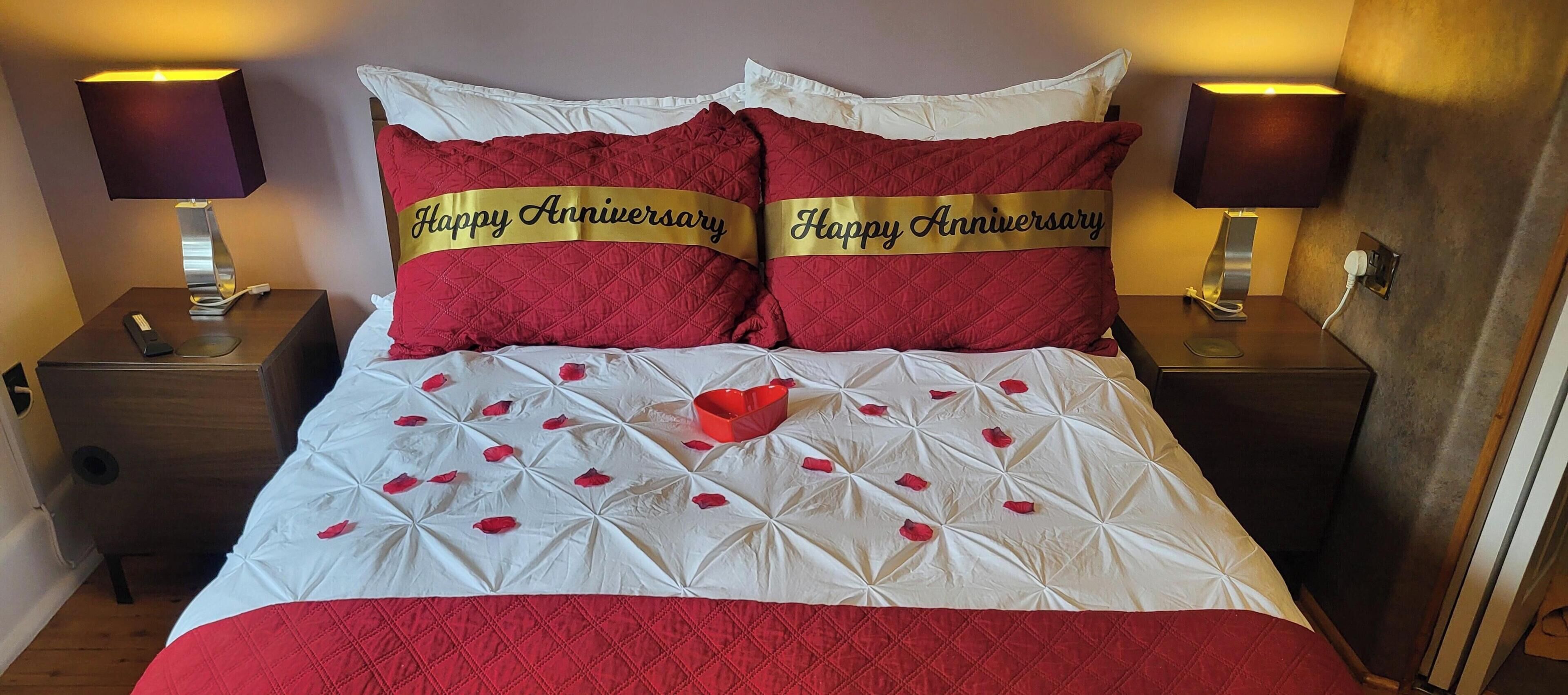 Tweepersoonskamer (Double Room with Ensuite Shower) | Individueel gedecoreerd, individueel gemeubileerd