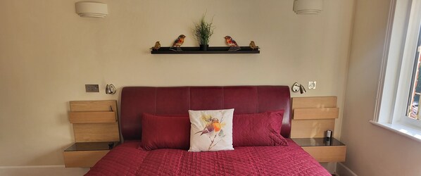 ห้องดีลักซ์ดับเบิล | ห้องพักตกแต่งอย่างมีเอกลักษณ์, ตกแต่งพิเศษโดยเฉพาะ, ผ้าม่านกันแสง