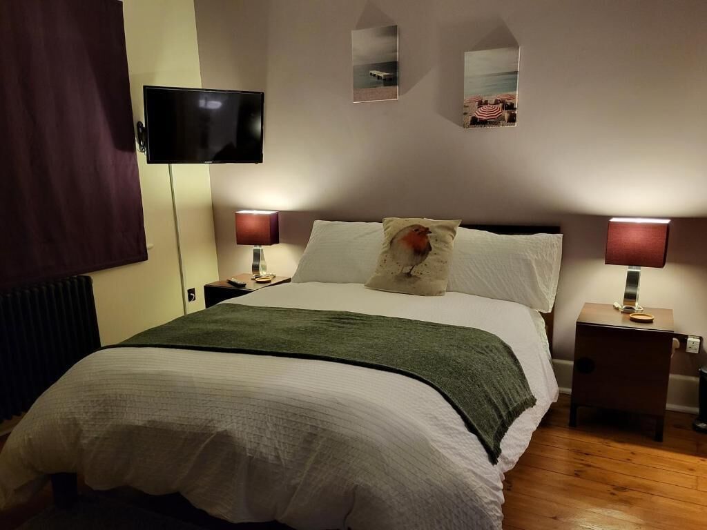 Decoración personalizada, muebles diferentes y cortinas blackout 