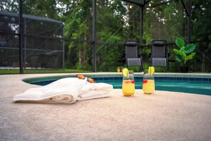 Outdoor spa tub - The Sunny | Theme Parks • Heated Pool • Grill (Davenport)