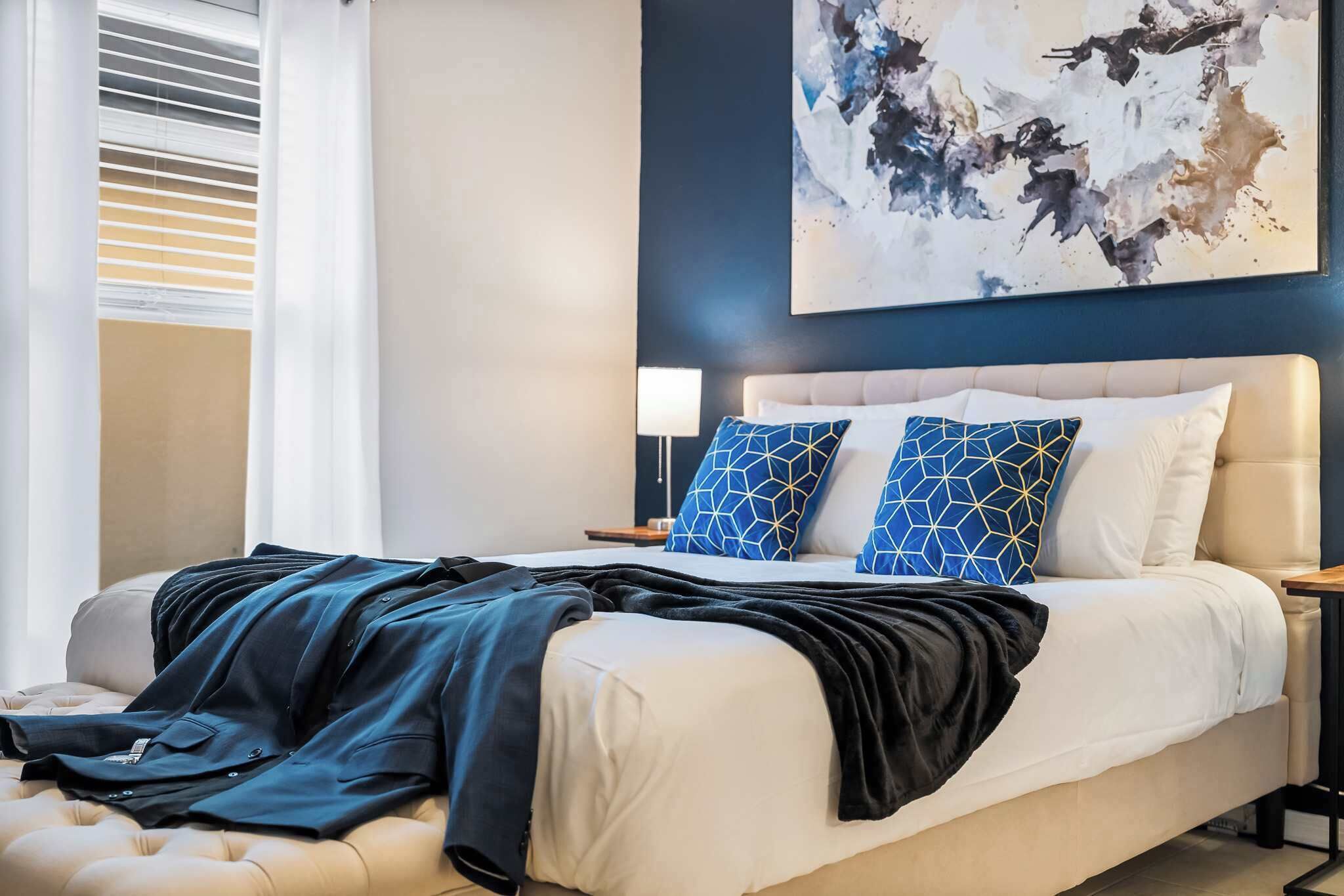 5 chambres, fer et planche à repasser, Wi-Fi, draps fournis
