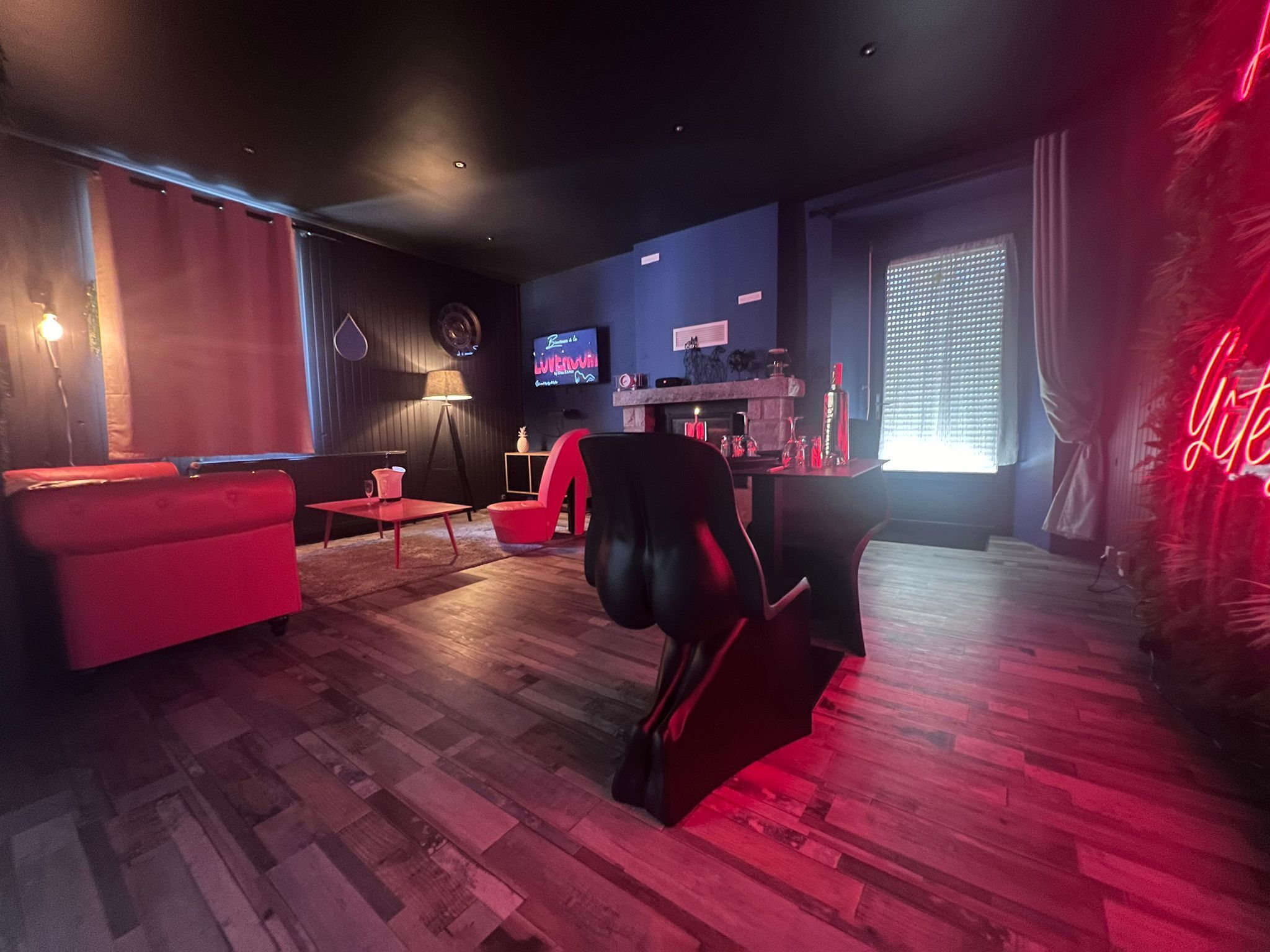 Honeymoon Double Room | Living area | 140-cm Smart TV with digital channels, TV