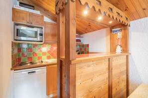 Fridge, microwave, dishwasher, toaster