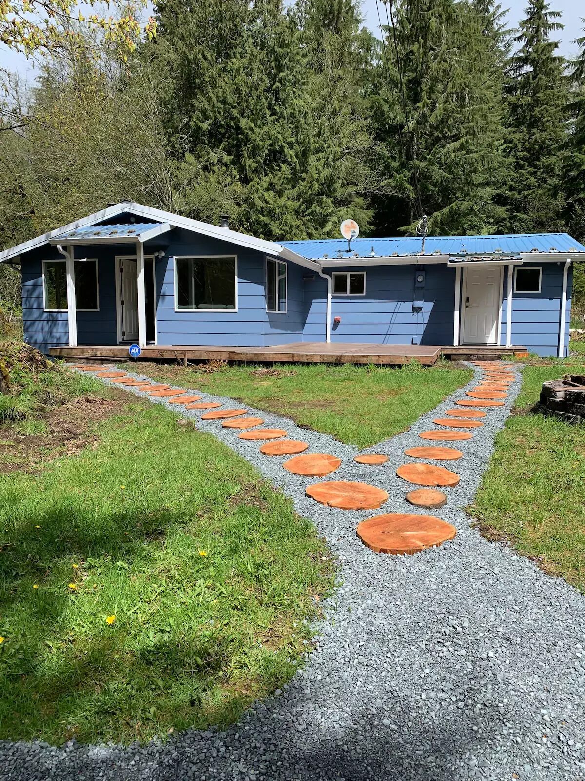 Elk Tracks Cabin in Ashford - 4 Mi to Mt Rainier, Hot tub