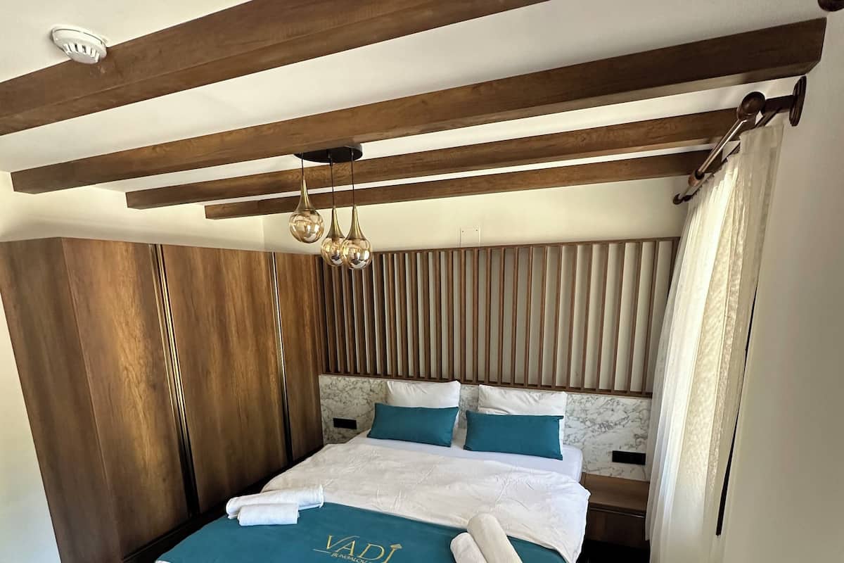 Suite | 2 bedrooms, free WiFi, bed sheets