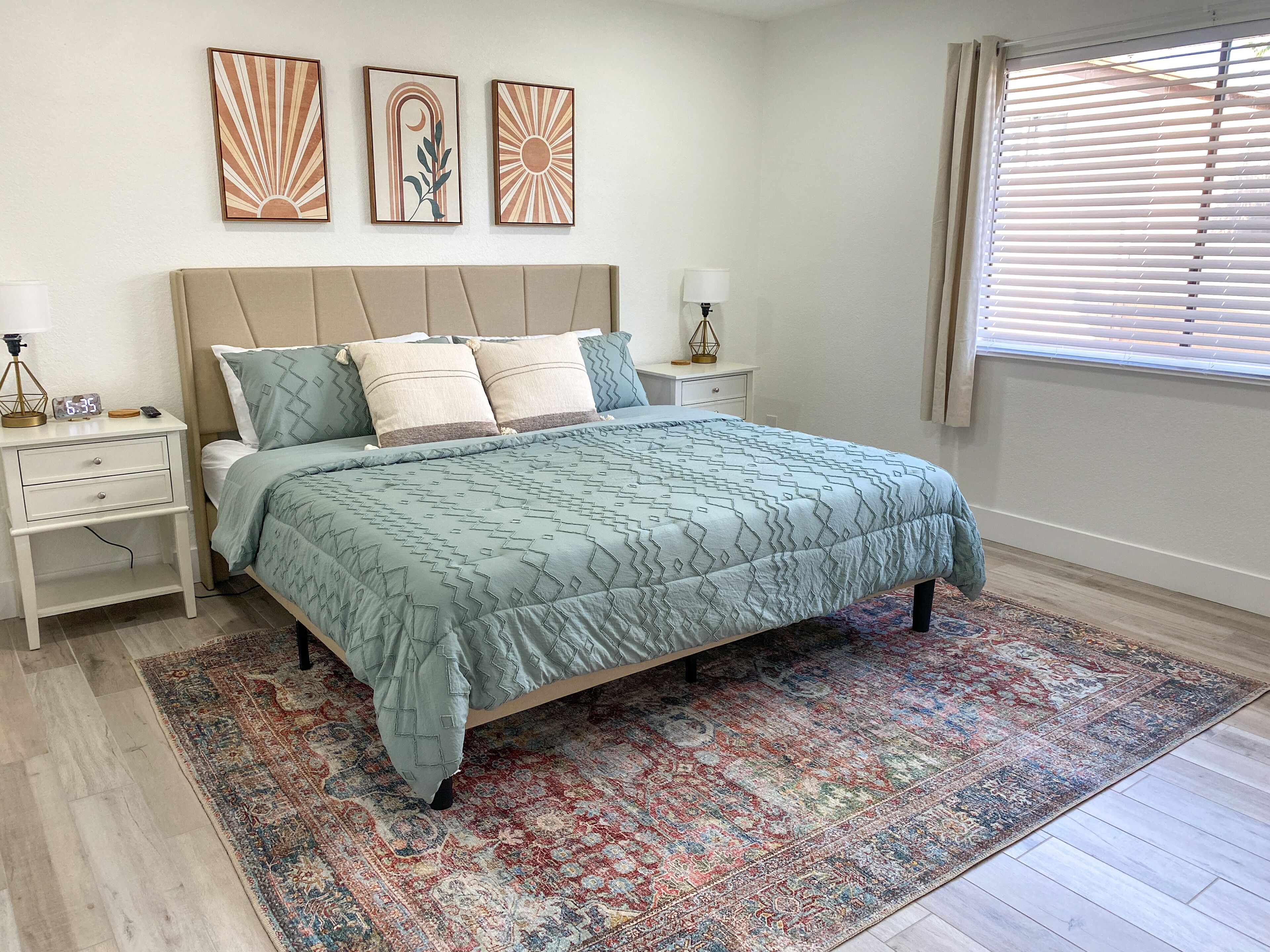 4 Schlafzimmer, Schreibtisch, Bügeleisen/Bügelbrett, Reisekinderbett