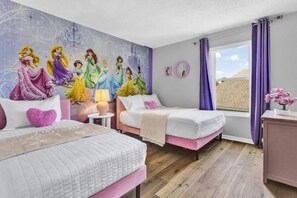5 chambres, fer et planche à repasser, Wi-Fi, draps fournis