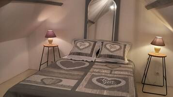 2 Schlafzimmer, Reisekinderbett, kostenloses WLAN, Bettwäsche