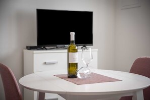 Dining - KATARINA One-Bedroom Apartment with Terrace 2 (Rovinj)