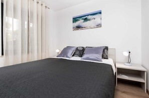 1 bedroom, free WiFi, bed sheets