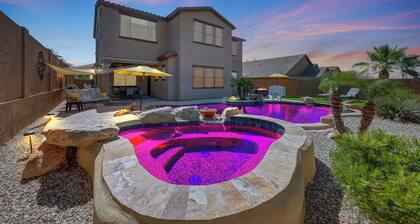 "Spacious 5BR Estrella Home, Pool Table, Heated Pool & Spa / Family & Groups"